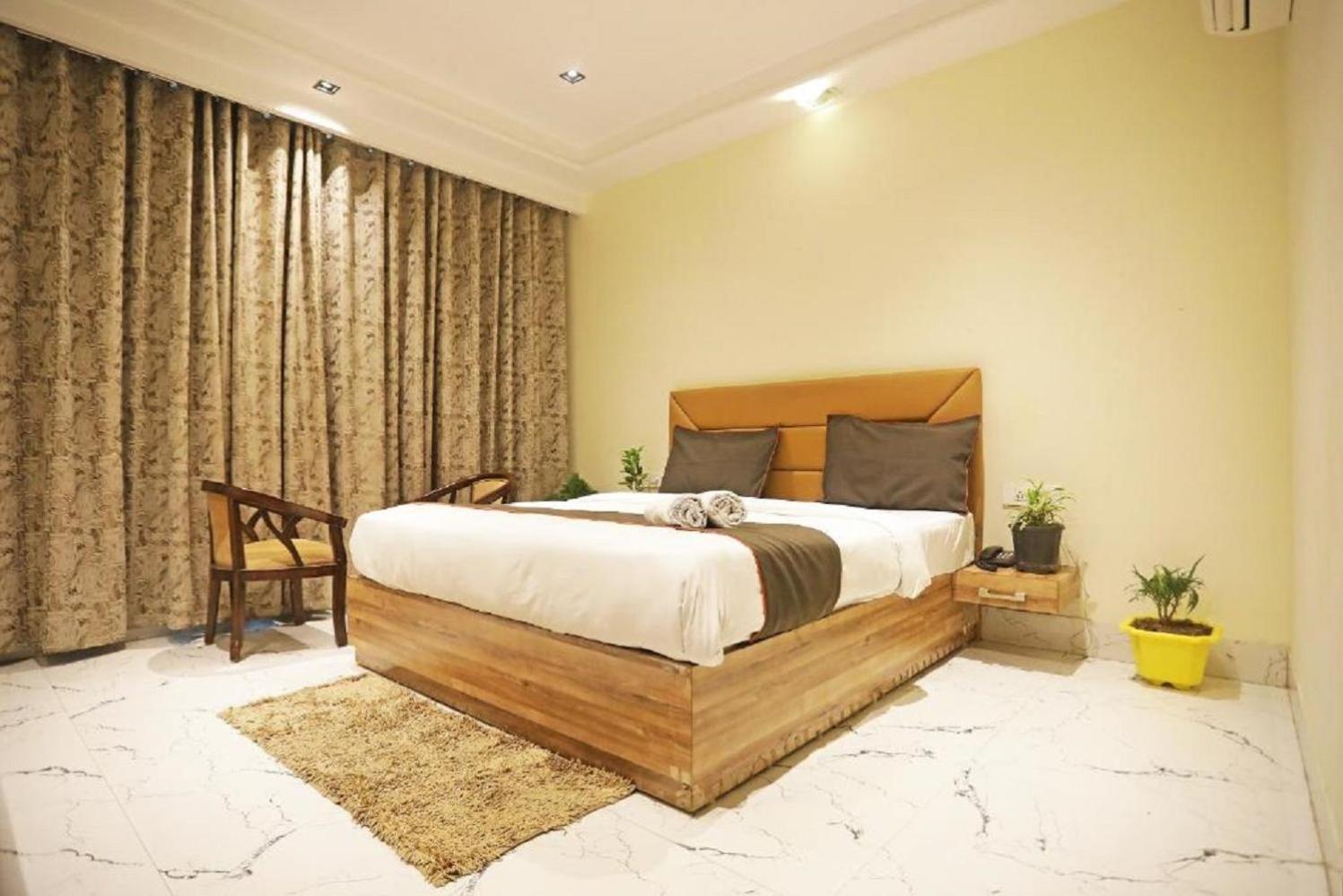 Hotel Royal Paradise By Kdson New Delhi Exterior photo